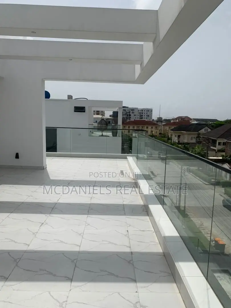 5bdrm Duplex in Lekki Phase 1 for sale in Lekki Phase 1