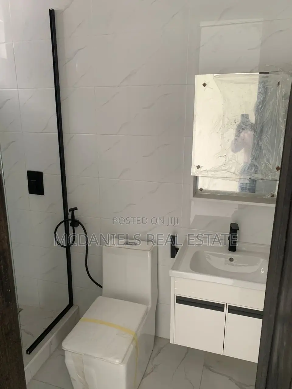 5bdrm Duplex in Lekki Phase 1 for sale in Lekki Phase 1