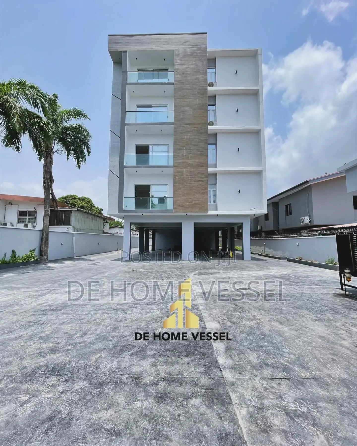 3bdrm Apartment in Victoria Island for sale in Victoria Island
