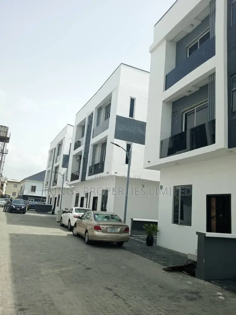 1bdrm Block of Flats in Lekki 1 for rent in Lekki Phase 1