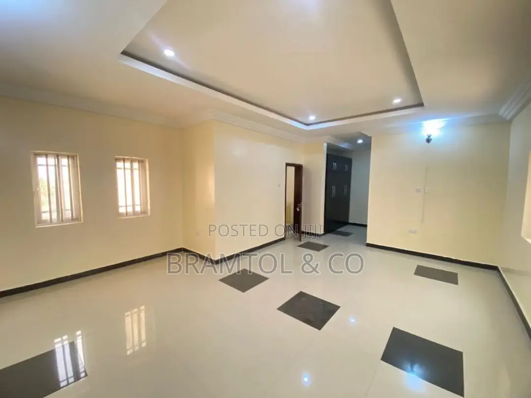 4bdrm Townhouse / Terrace in Life Camp for rent in Life Camp