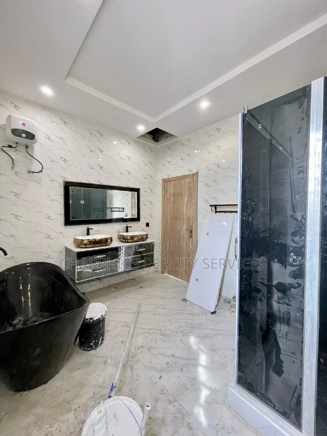 5bdrm Duplex in Ikota for sale in Ikota