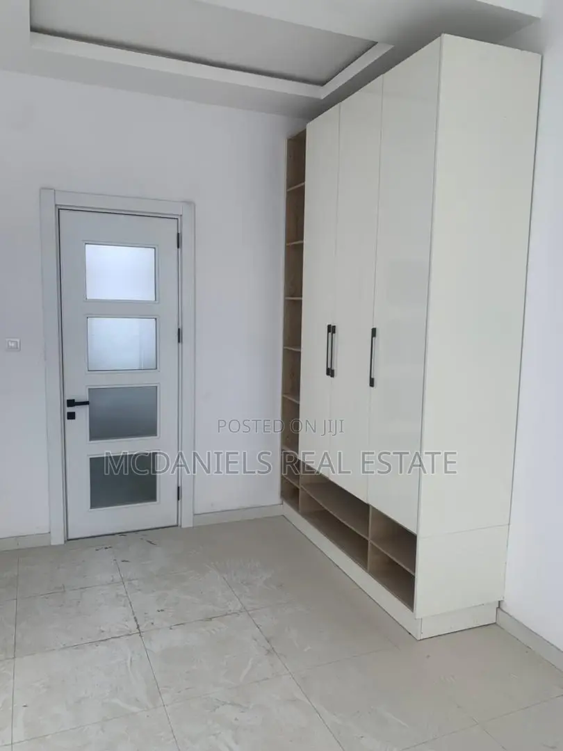 5bdrm Apartment in Lekki Phase 1 for sale in Lekki Phase 1