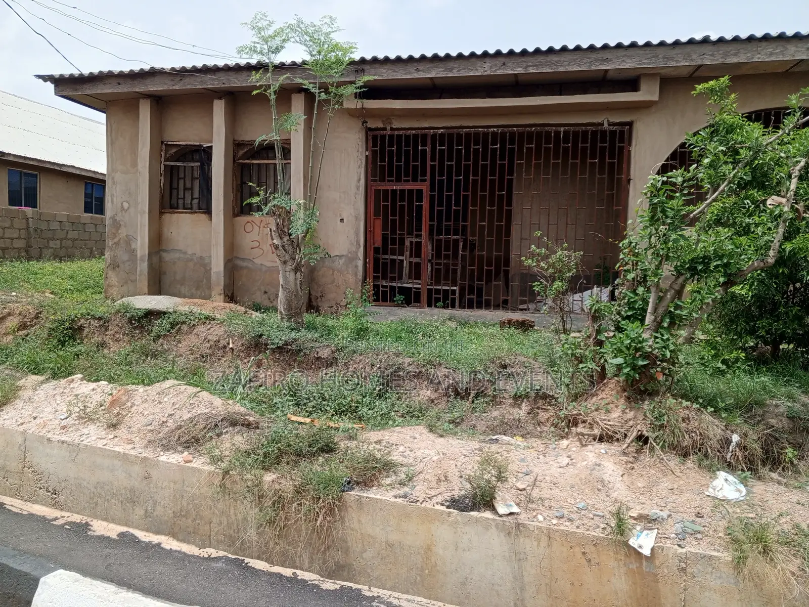 Commercial 1200m2 Plot of Land on Akala Express in Akala Express