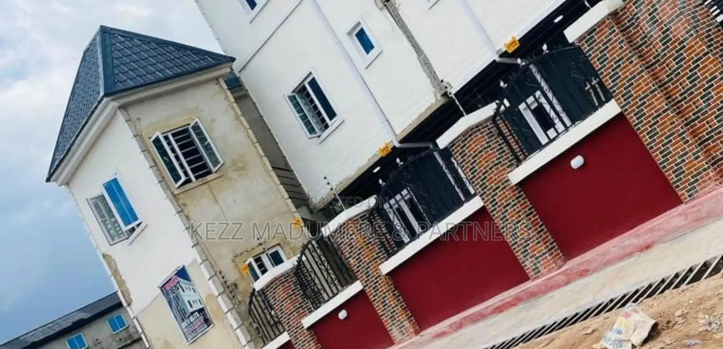 9bdrm Block of Flats in New Garki , Enugu , for sale in Enugu