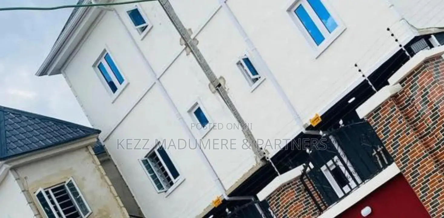 9bdrm Block of Flats in New Garki , Enugu , for sale in Enugu