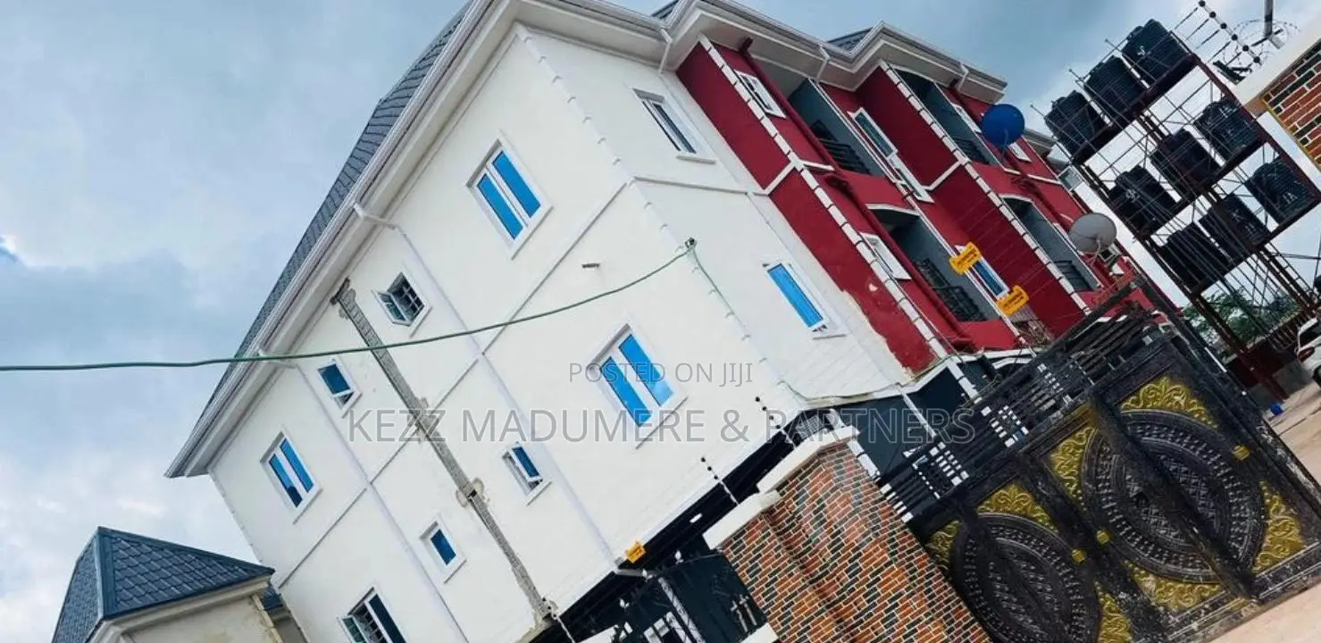 9bdrm Block of Flats in New Garki , Enugu , for sale in Enugu