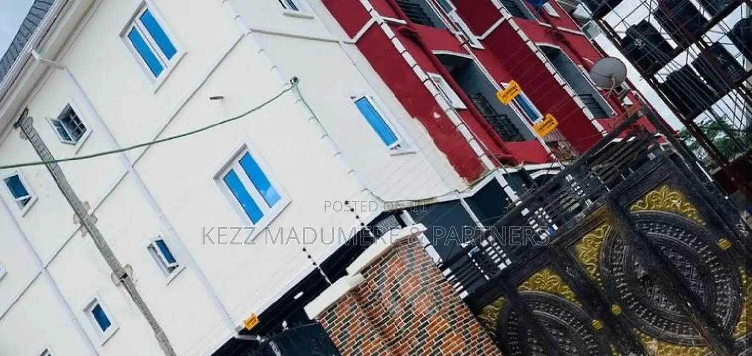9bdrm Block of Flats in New Garki , Enugu , for sale in Enugu