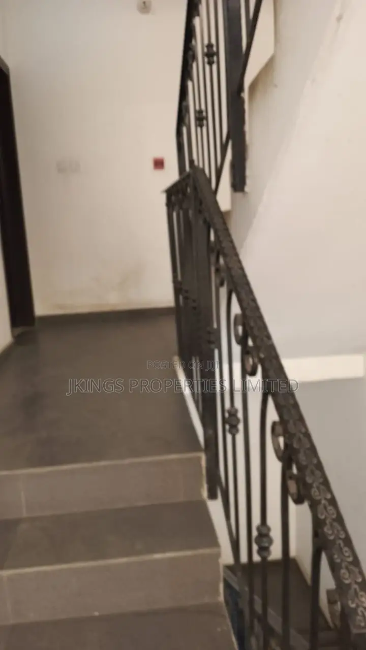2bdrm Block of Flats in Allen Avenue for rent in Allen Avenue