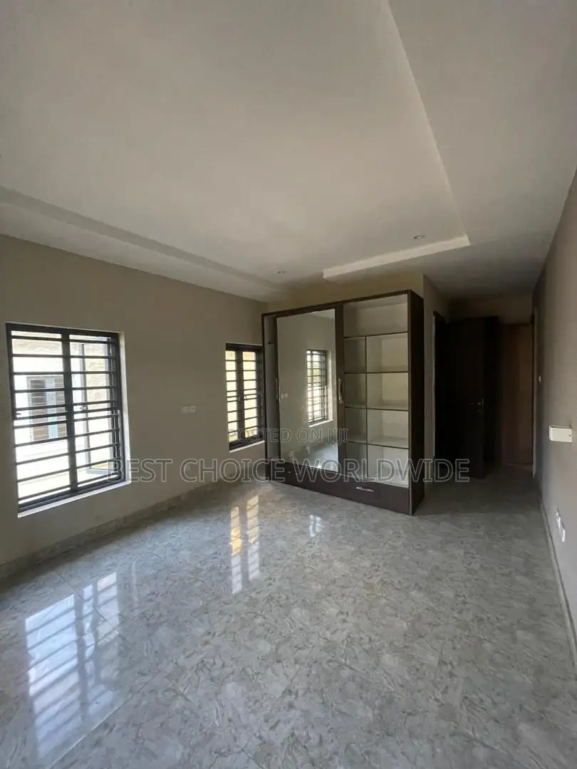 5bdrm Duplex in Golf View, Onireke for rent in Jericho