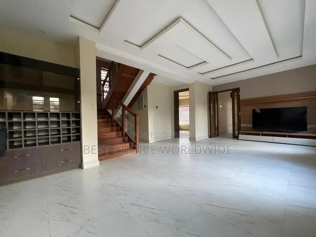 5bdrm Duplex in Golf View, Onireke for rent in Jericho