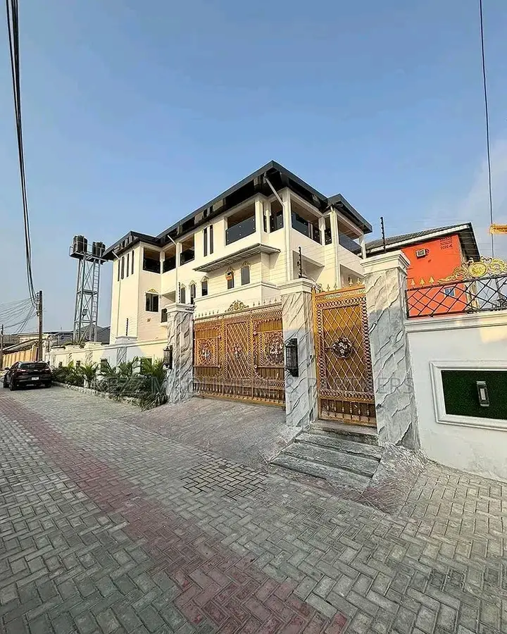 6bdrm Duplex in Woji , Port Harcourt for sale in Port-Harcourt