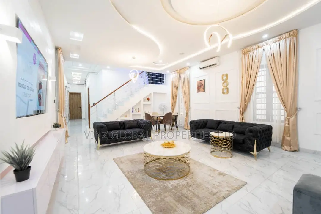 Luxury 5 Bedroom Apartment With Play Station Swimming Pool in Lekki