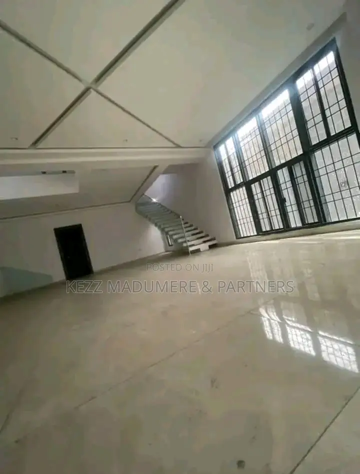 4bdrm Duplex in Near Golf Estate ,, Port-Harcourt for sale in Port-Harcourt