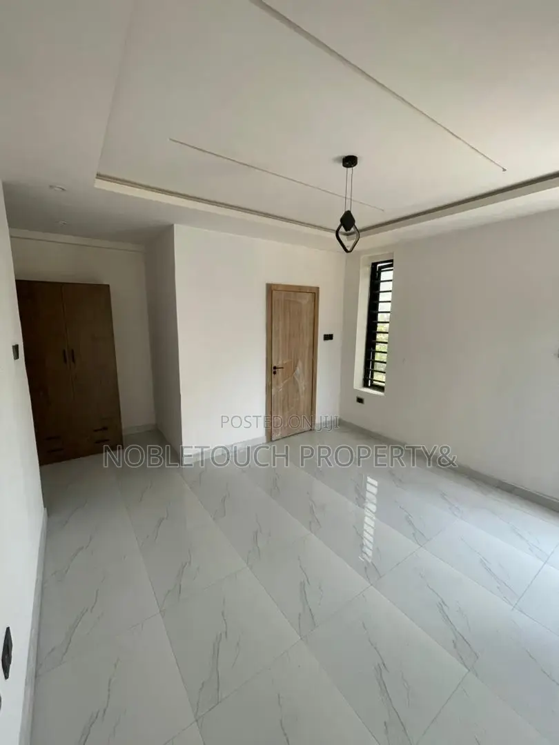 2bdrm Apartment in Lekki Lagos, Ologolo for sale in Ologolo