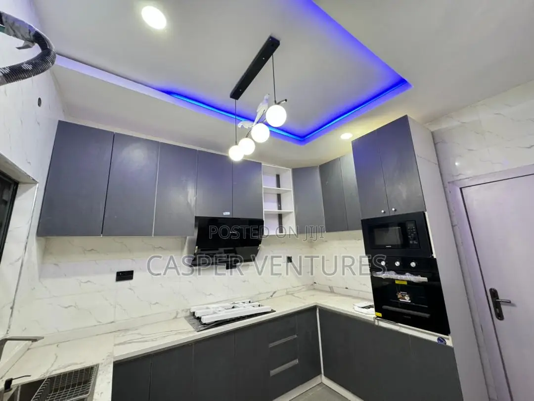 3bdrm Duplex in Van Daniel’S, Lekki Phase 2 for rent in Lekki Phase 2