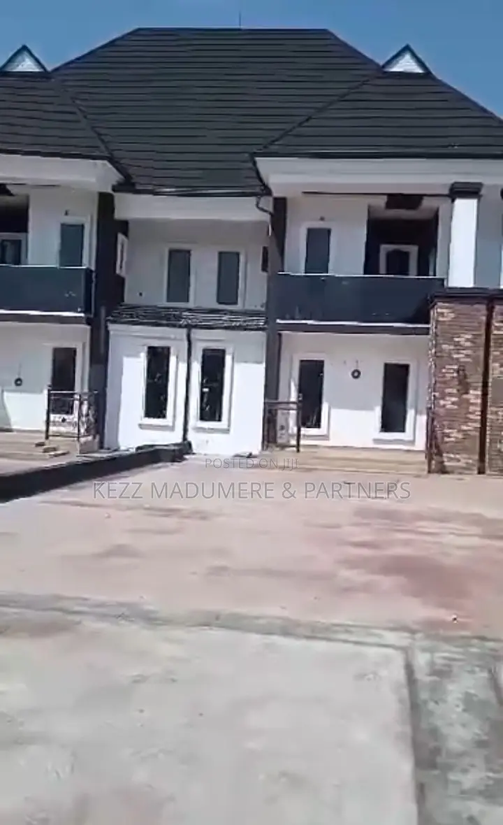 4bdrm Duplex in Near Amakaohia, Owerri for sale in Owerri