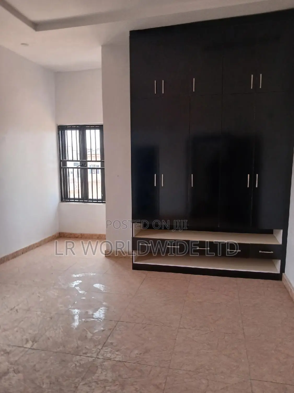 5bdrm Duplex in Lugbe District for sale in Lugbe District