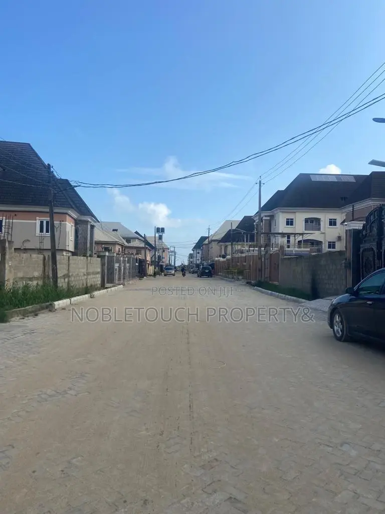 7bdrm Duplex in Satellite Town Ojo for sale in Satelite Town
