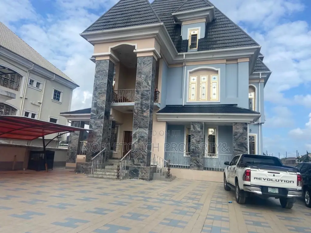 7bdrm Duplex in Satellite Town Ojo for sale in Satelite Town