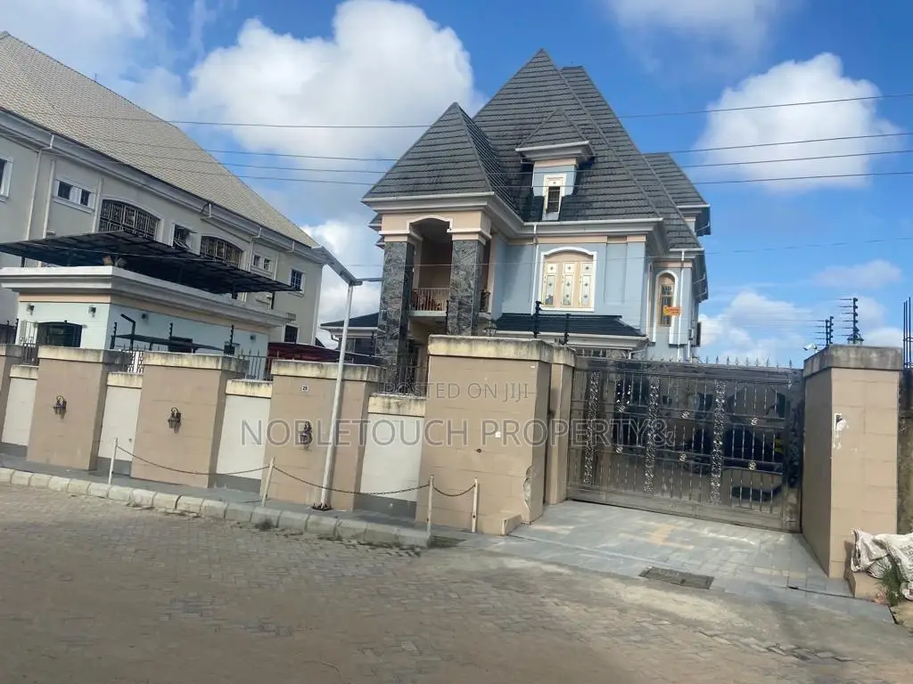 7bdrm Duplex in Satellite Town Ojo for sale in Satelite Town