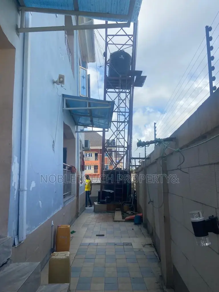 7bdrm Duplex in Satellite Town Ojo for sale in Satelite Town