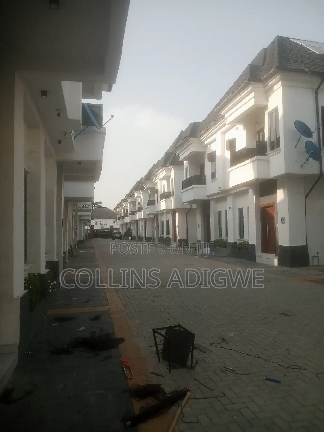 4bdrm Duplex in Service Estate, Chevron for sale in Chevron