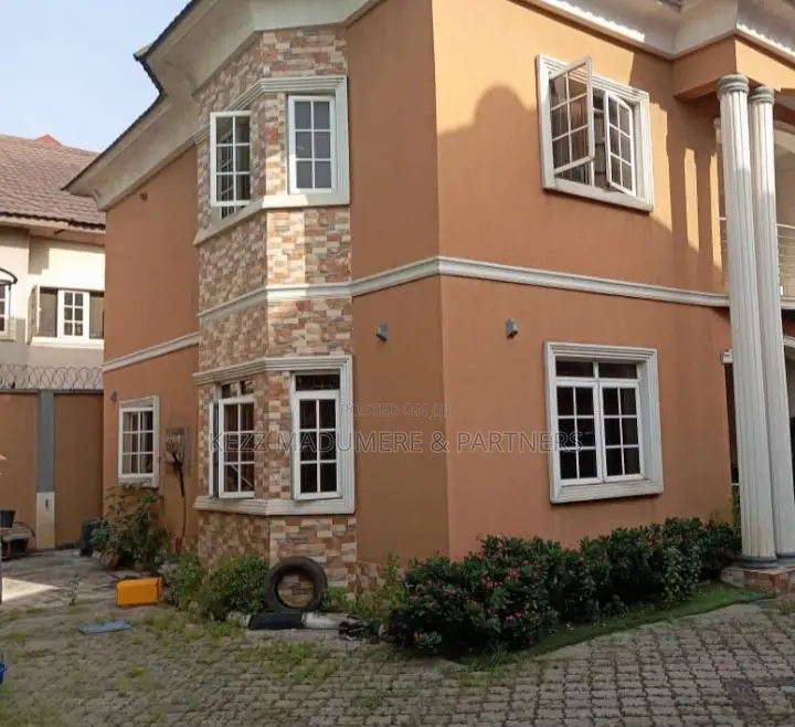 5bdrm Duplex in Institution Layout, Owerri for sale in Owerri