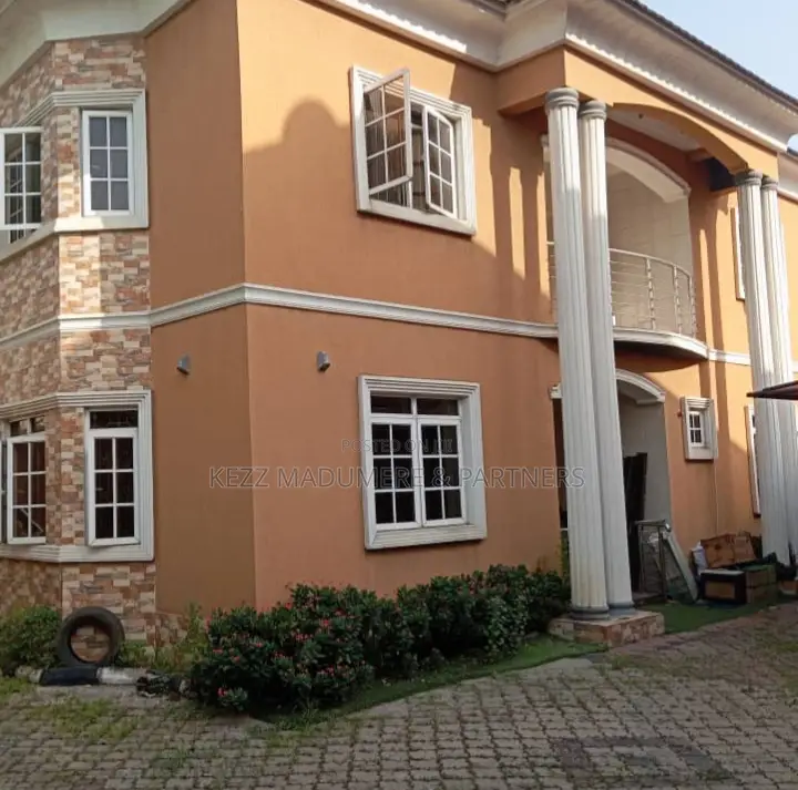 5bdrm Duplex in Institution Layout, Owerri for sale in Owerri