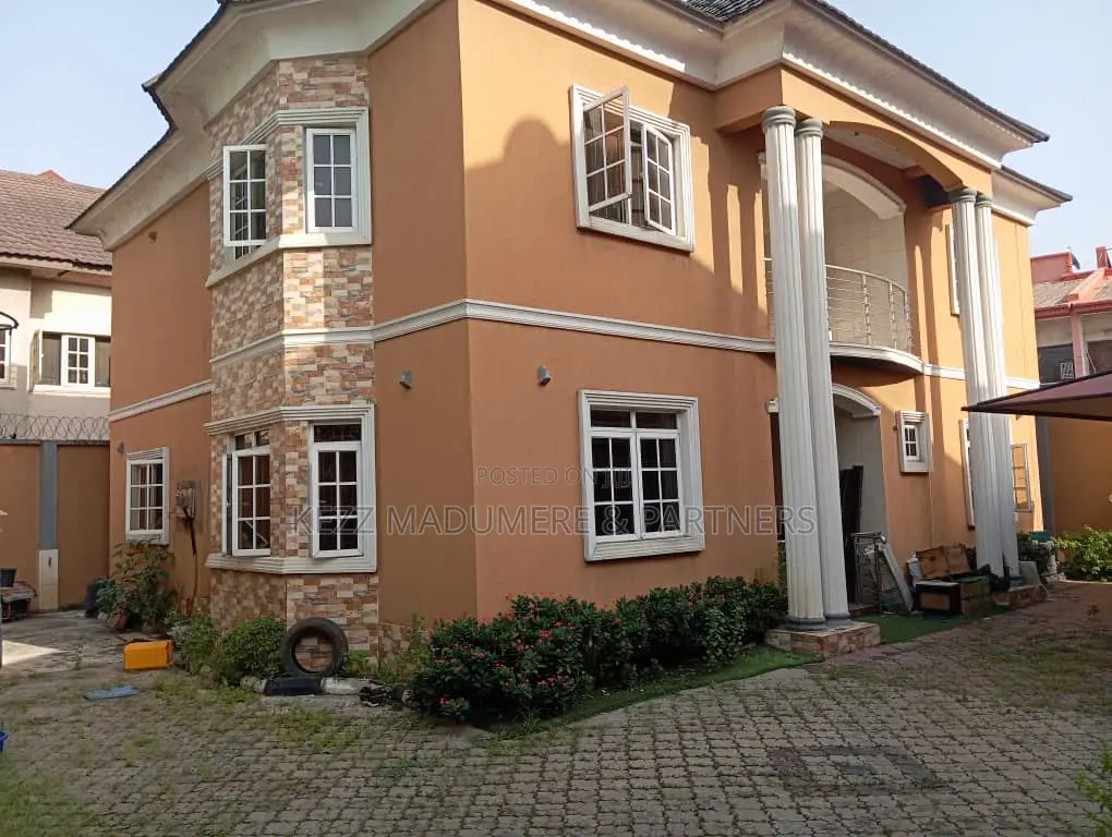 5bdrm Duplex in Institution Layout, Owerri for sale in Owerri