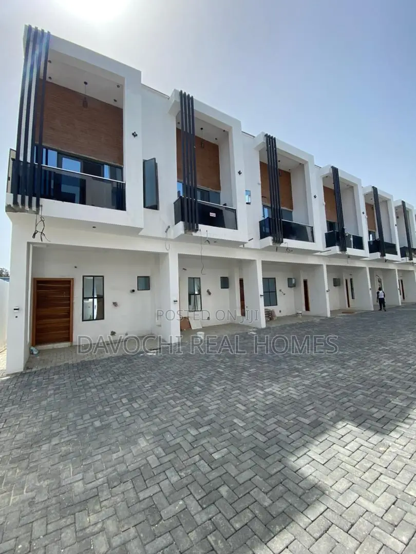 2bdrm Duplex in Ikota-Lekki for sale in Lekki