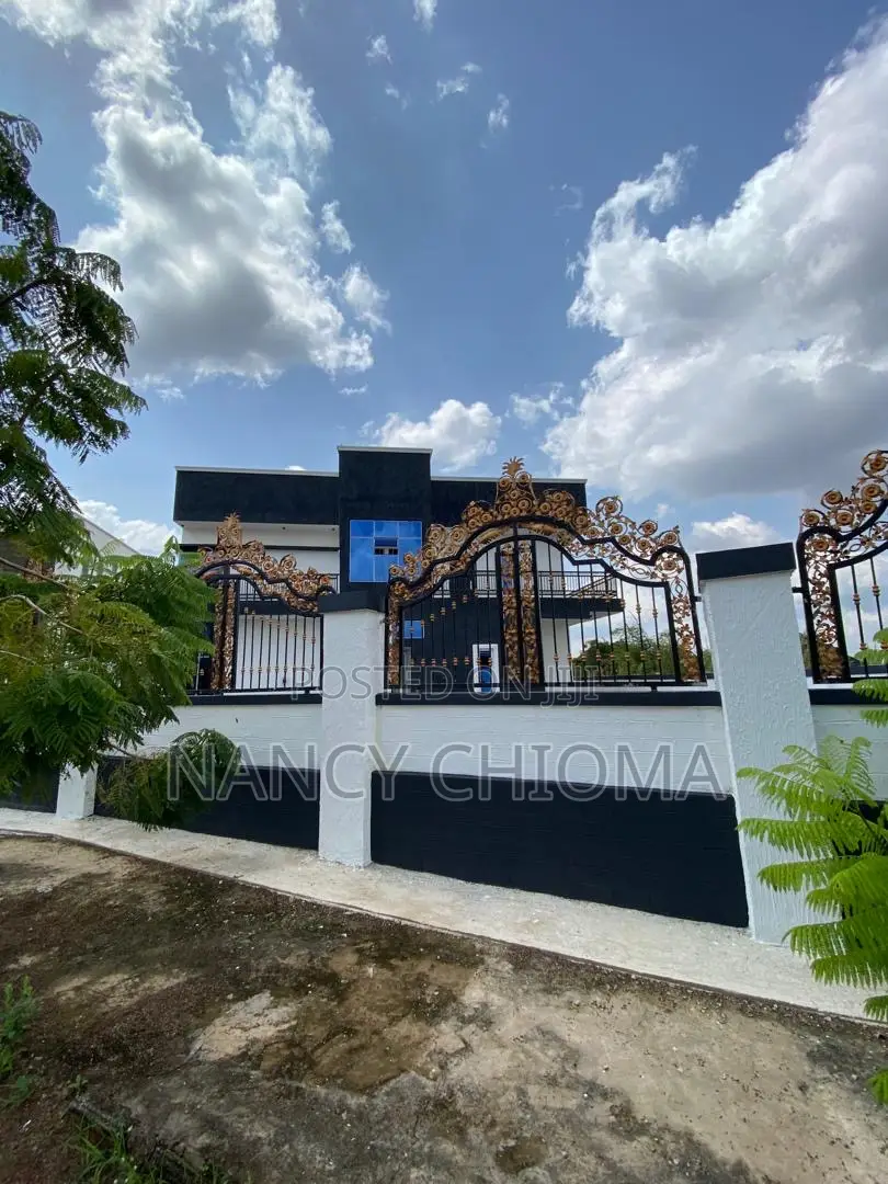 Furnished 5bdrm Duplex in Spotters, Enugu for sale in Enugu