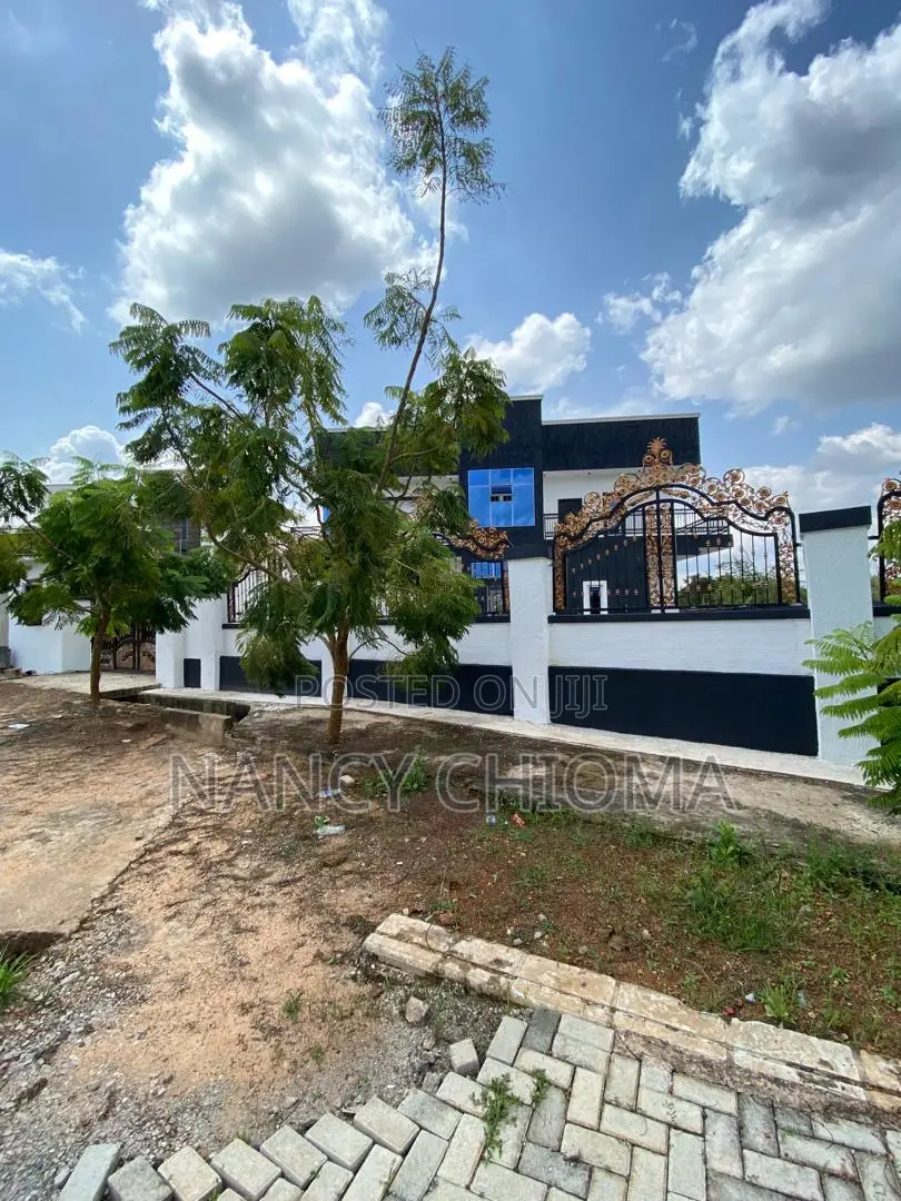 Furnished 5bdrm Duplex in Spotters, Enugu for sale in Enugu