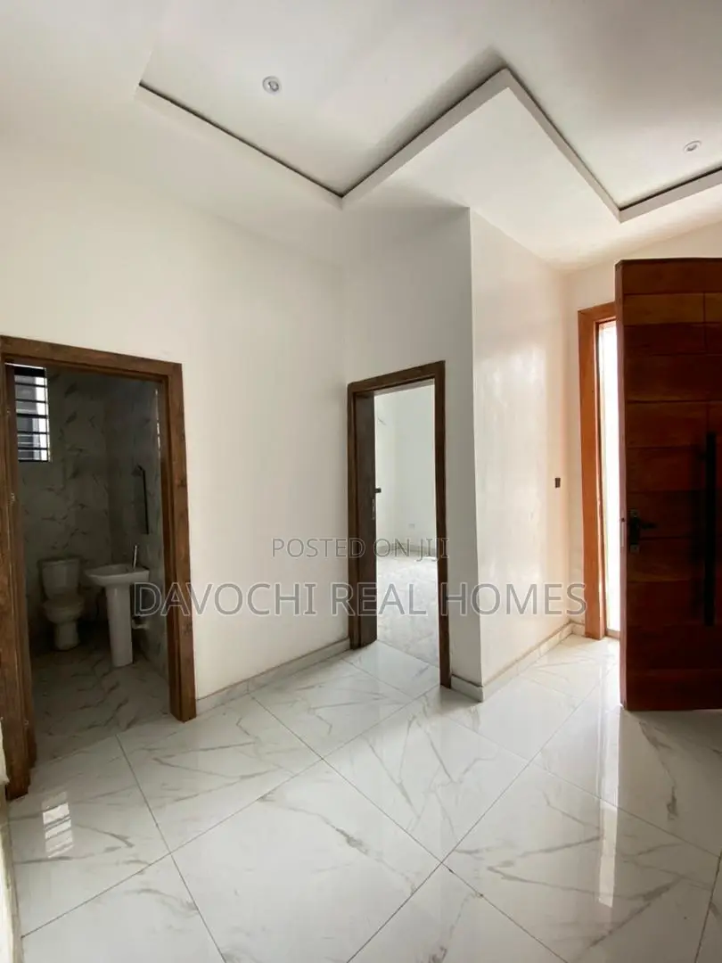 5bdrm Duplex in Ajah-Lekki for sale in Lekki
