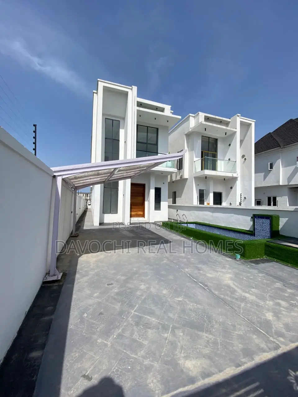 5bdrm Duplex in Lekki Phase 2 for sale in Lekki