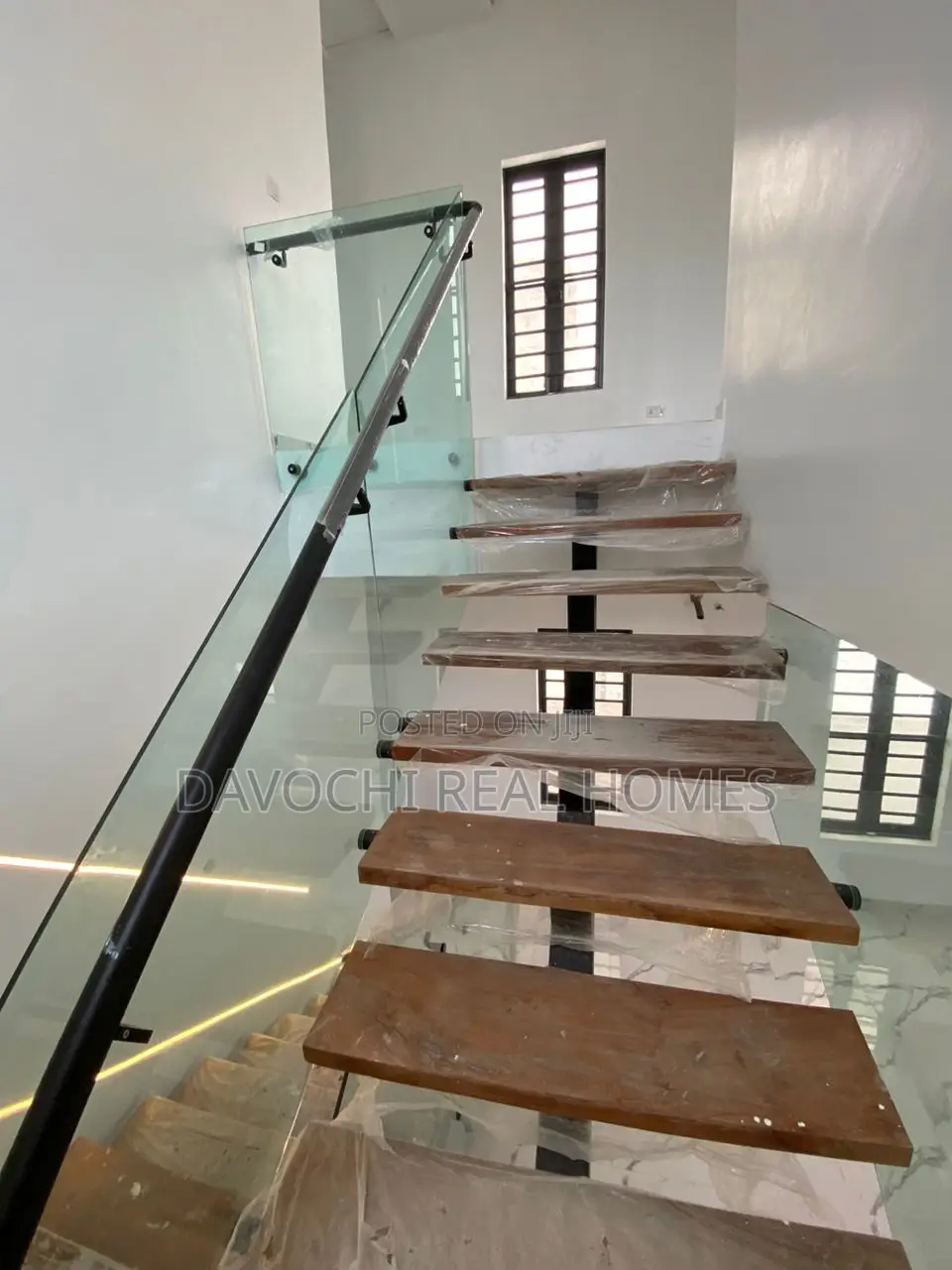 5bdrm Duplex in Lekki Phase 2 for sale in Lekki