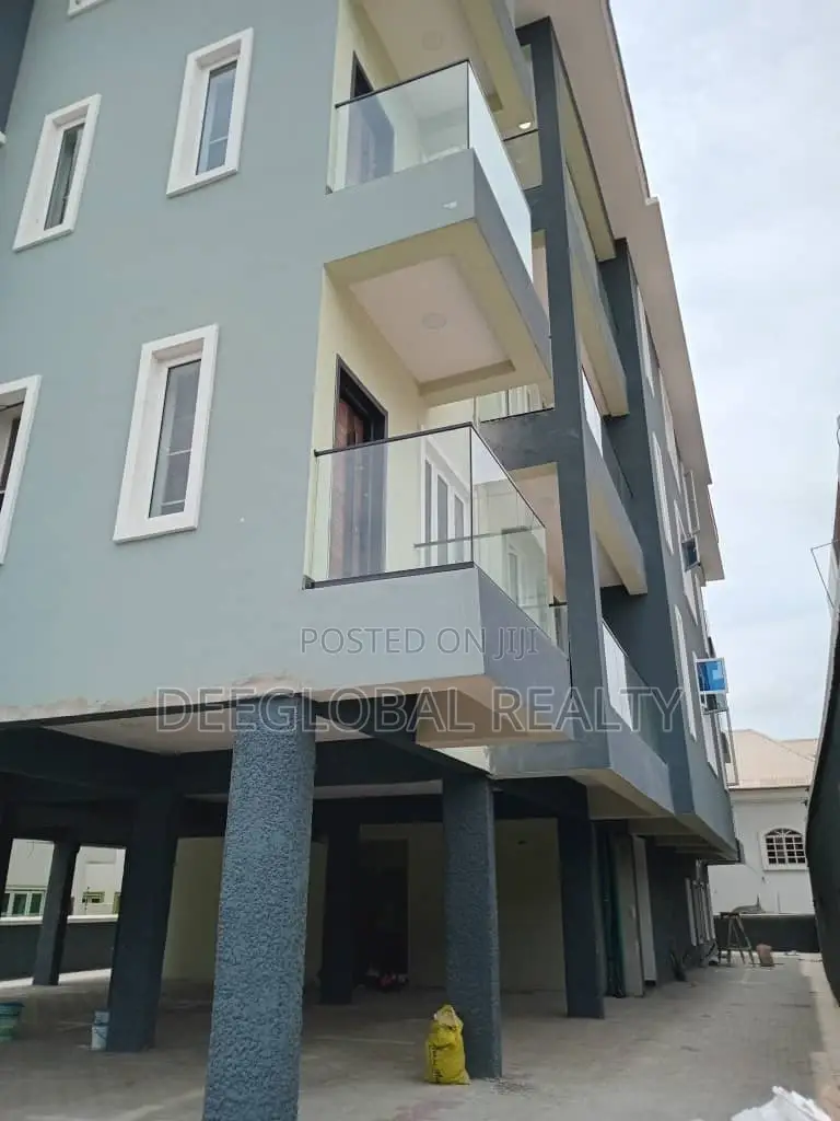 3bdrm Block of Flats in Canal West, Osapa london for sale in Osapa london