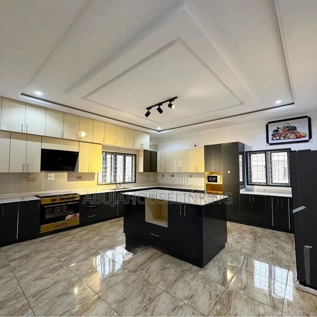 5bdrm Duplex in App Resettlement for sale in Apo Resettlement