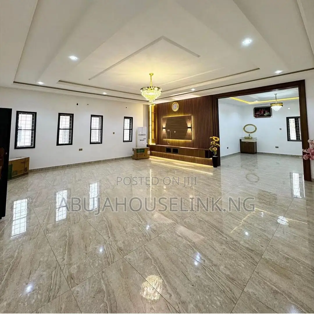 5bdrm Duplex in App Resettlement for sale in Apo Resettlement