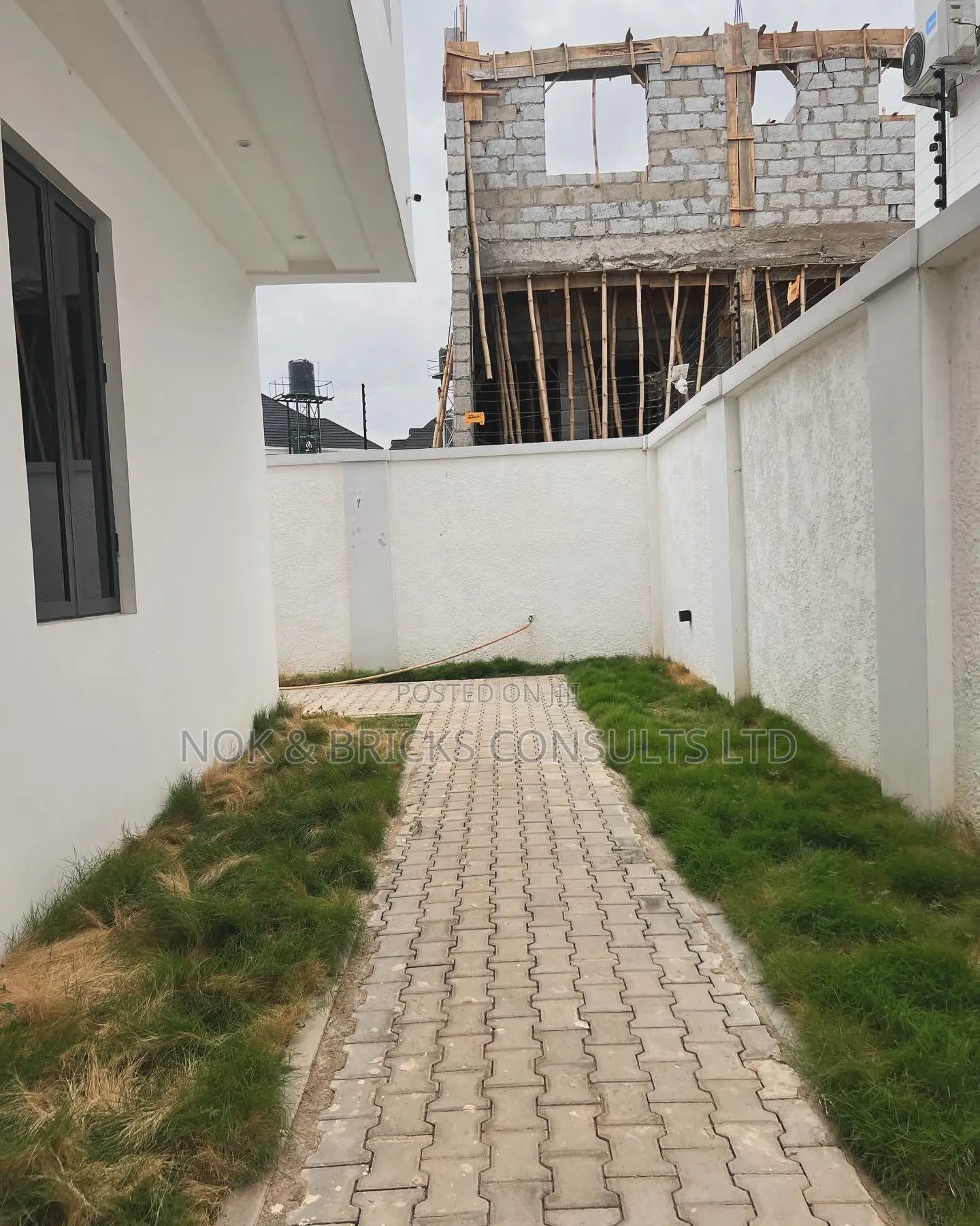 5bdrm Duplex in The Brigde, Galadimawa for sale in Galadimawa