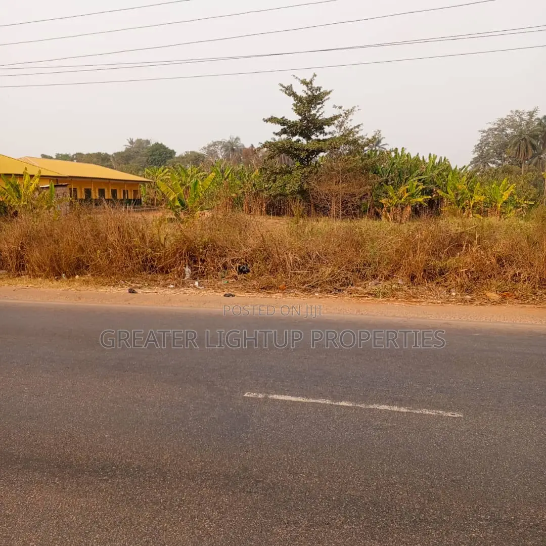 Land for Sale at Abeokuta Expressway,Sagamu, Ogun State in Abeokuta North