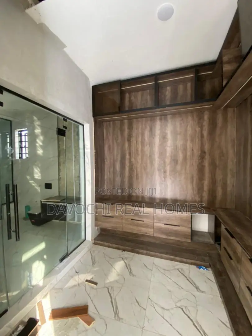 4bdrm Duplex in Lekki Phase 2 for sale in Lekki