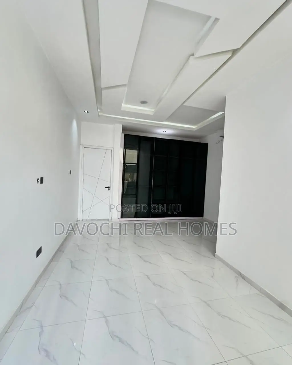 5bdrm Duplex in Chevron Drive, Lekki for sale in Lekki