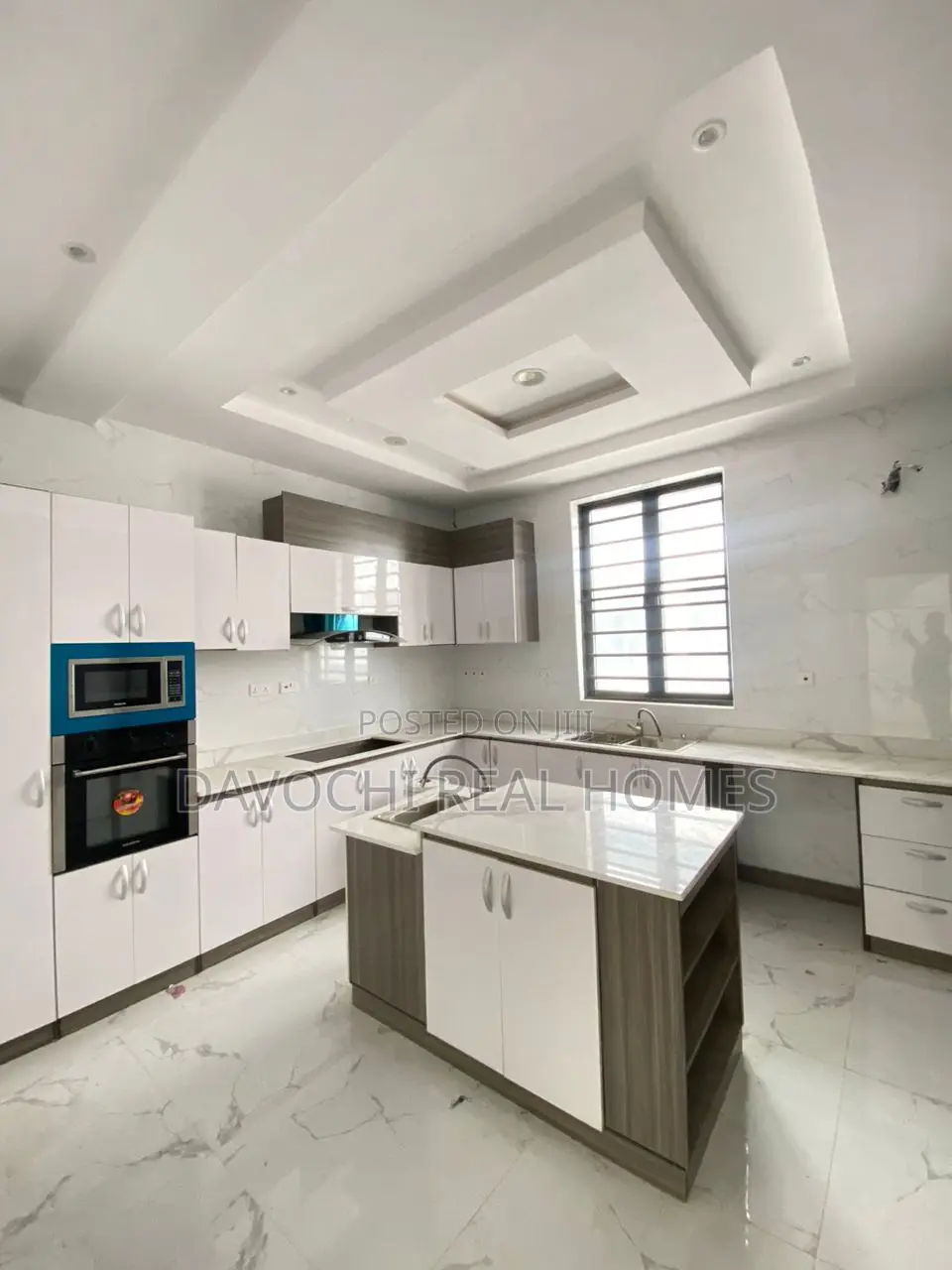 5bdrm Duplex in Osapa London, Lekki for sale in Lekki