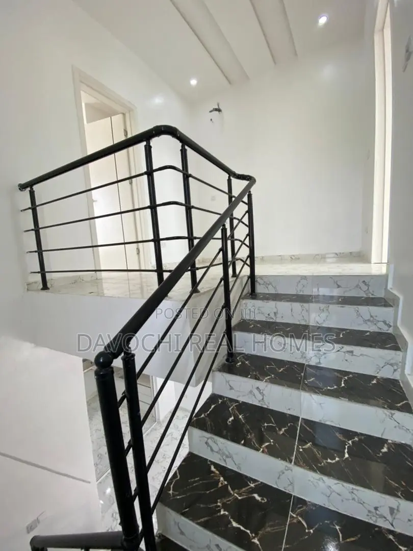 3bdrm Duplex in Ikota-Lekki for sale in Lekki