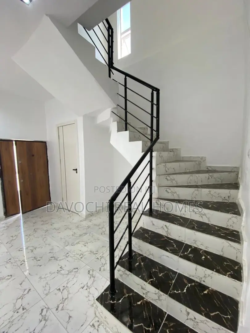3bdrm Duplex in Ikota-Lekki for sale in Lekki