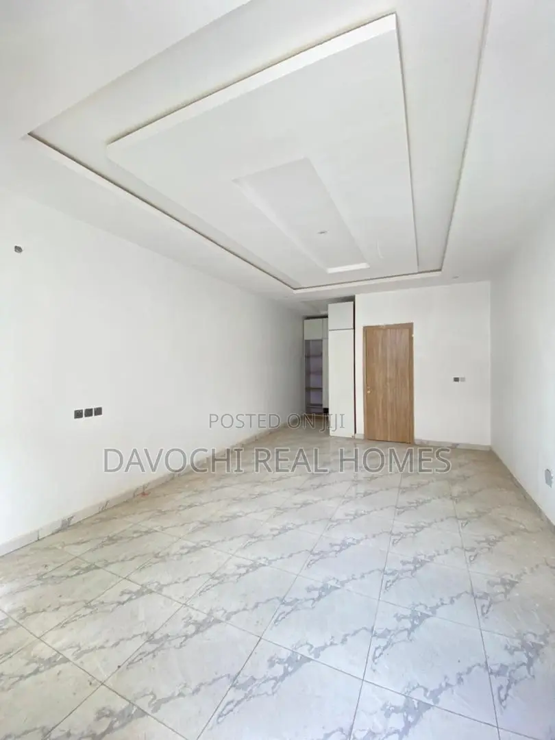 4bdrm Duplex in Lekki Phase 2 for sale in Lekki