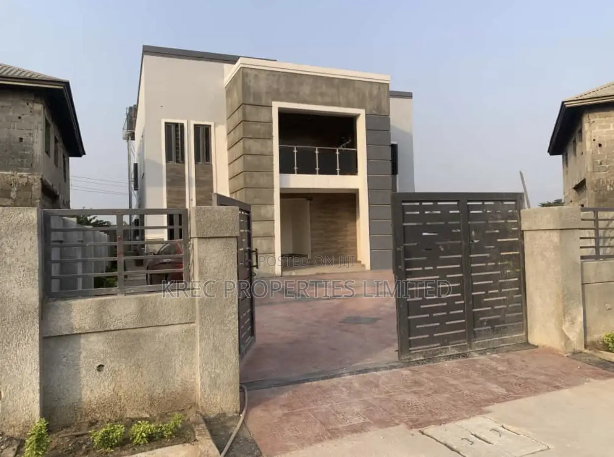 4bdrm Duplex in Eliozu Estate, Port-Harcourt for sale in Port-Harcourt