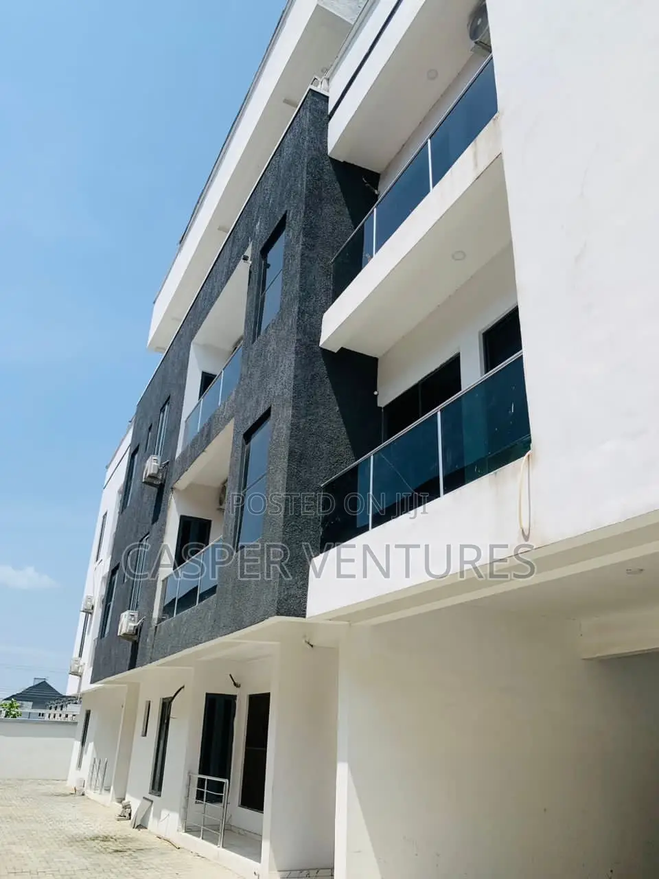 2bdrm Apartment in Orchid Road, Lekki for rent in Lekki