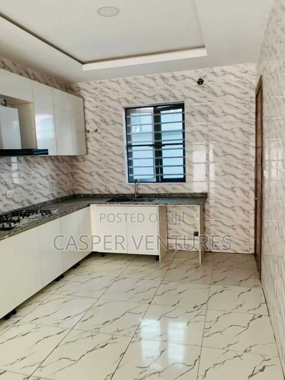 2bdrm Apartment in Orchid Road, Lekki for rent in Lekki